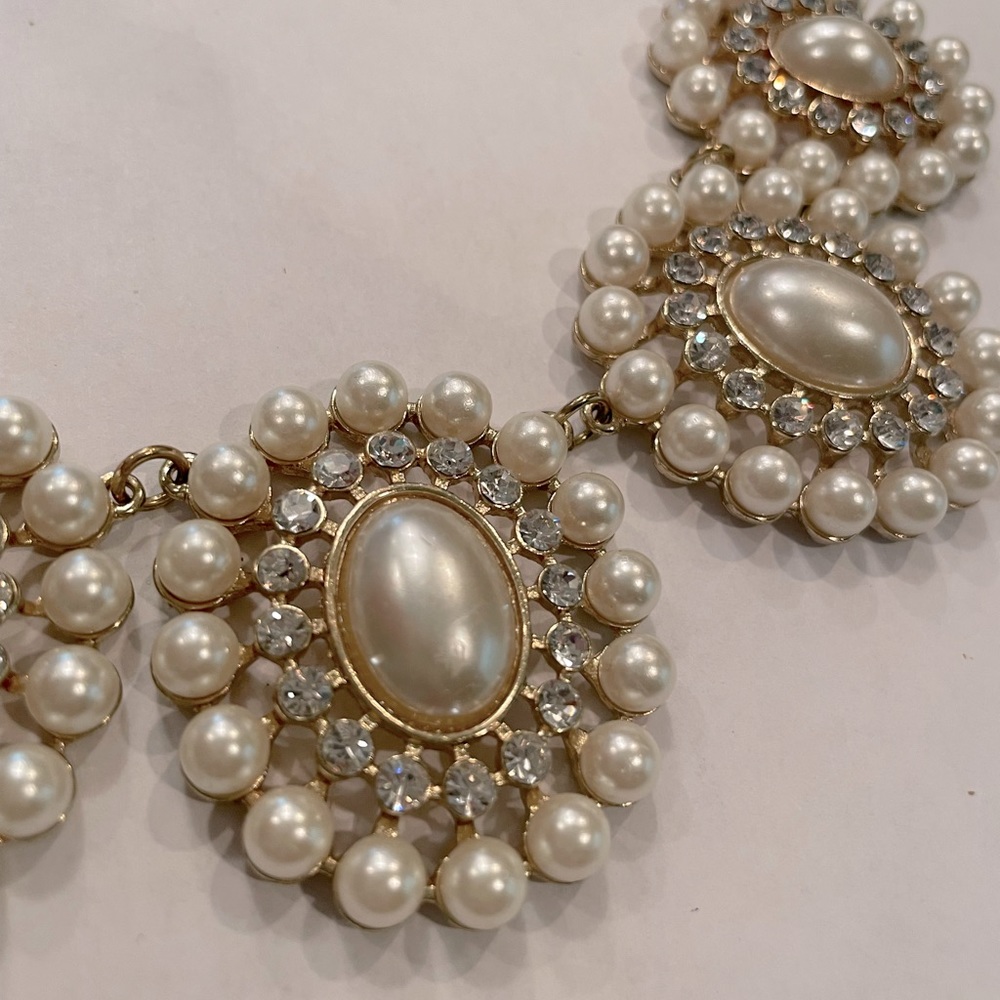 Pearl rhinestone silver necklace
